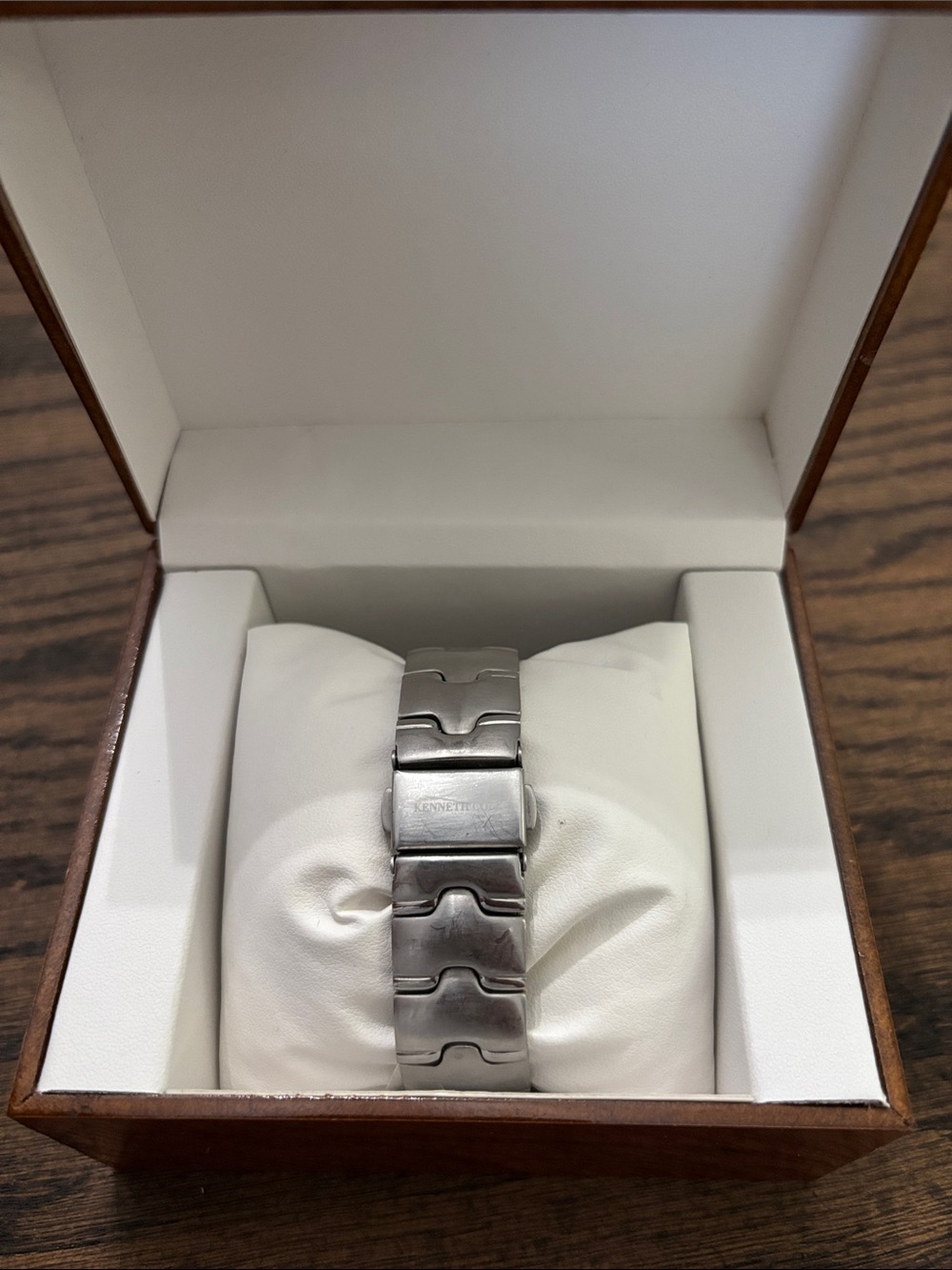 Kenneth Cole Watch - Picture 4 of 6